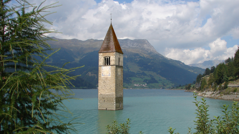 Illustration for article titled These Were Lovely Towns, Until The Waters Came And Covered Them Up